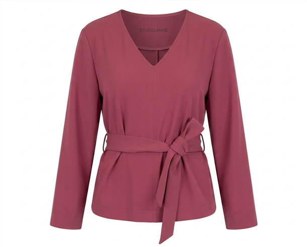 eCommerce Image Enhancement – After example: AI Apparel Retouching