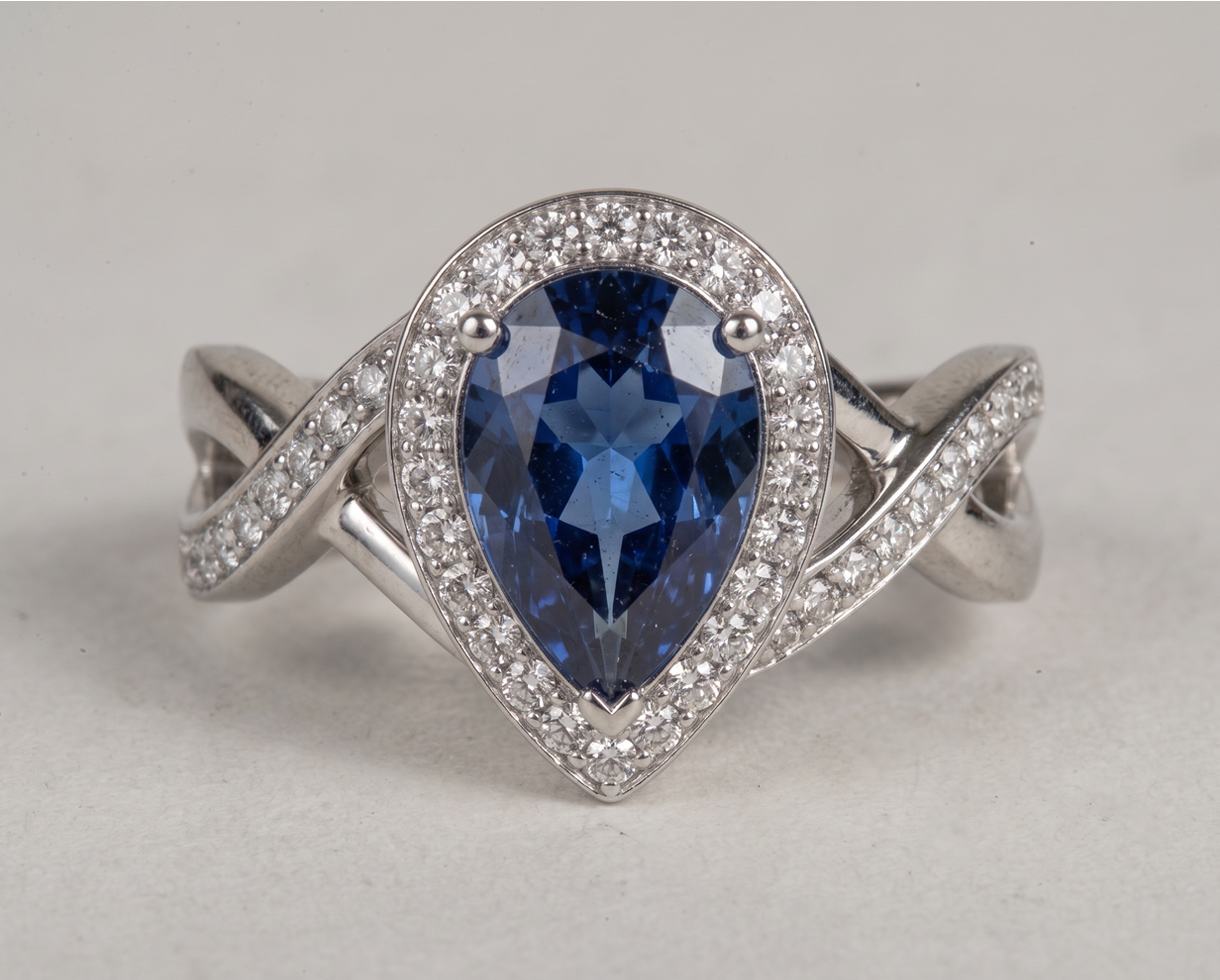 Jewelry Photo Editing – Before example: Gemstone Cocktail Ring Edit