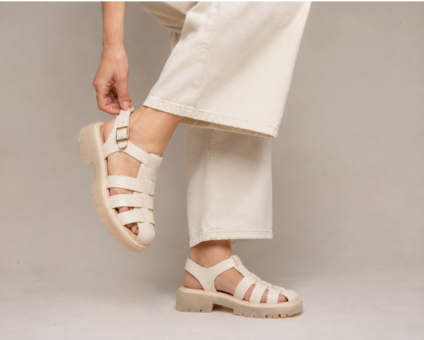 Shoe Photo Retouching – before example: On-Model Sandal and Background Retouching