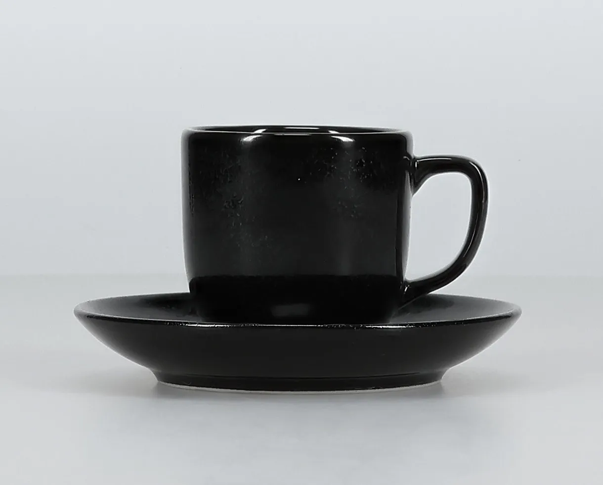 Before: Ceramic & Tableware Retouching